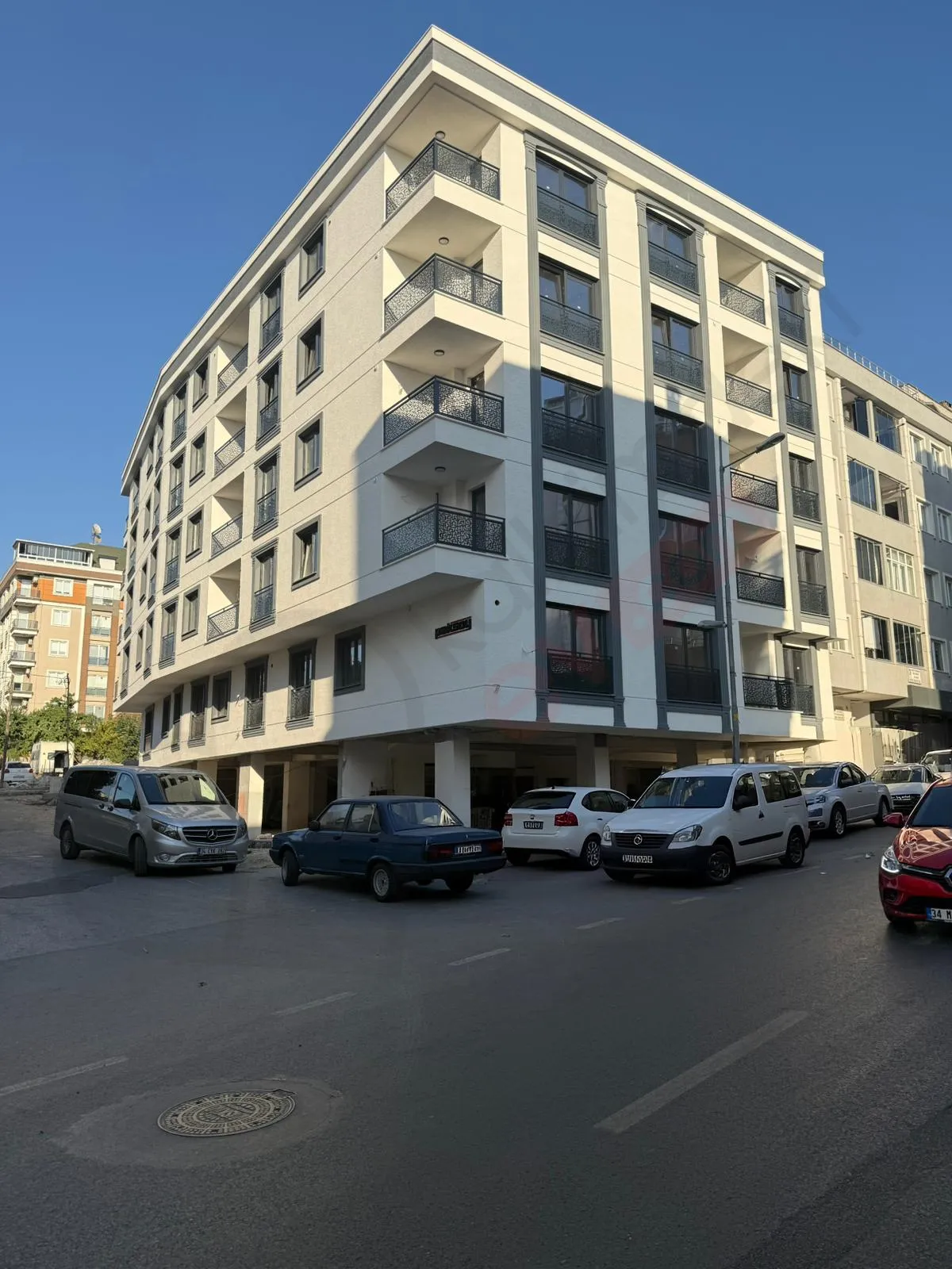 Büyükçekmece'de Esma Apt. 3+2 Dubleks Sıfır Daire NO:23